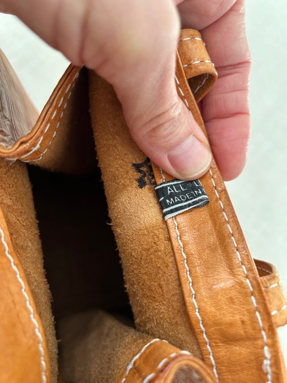 Hand Tooled Leather Tote Bag from Paraguay with Tan Floral Design - Picture 7 of 16